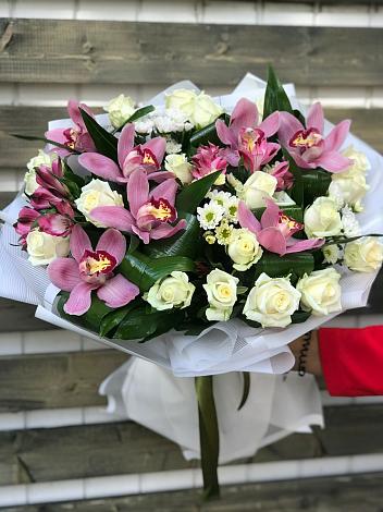 Букет цветов из: Розы и Хризантемы в Судиславле