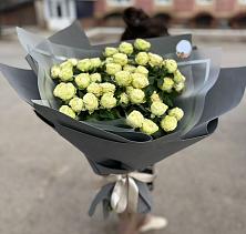 Букет Белые кустовые розы Солинеро в Судиславле
