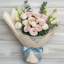 Букет цветов из:  Лизиантусы в Судиславле