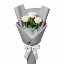 Букет 3 белые розы в Судиславле