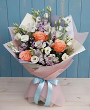 Букет цветов из:  Лизиантусы, Розы, Альстромерии и Гипсофила в Судиславле