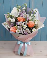 Букет цветов из:  Лизиантусы, Розы, Альстромерии и Гипсофила в Судиславле