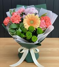 Букет цветов из:  Гвоздики, Розы, Герберы и Хризантемы в Судиславле