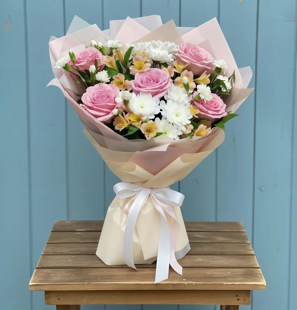 Букет цветов из: Гвоздики, Орхидеи и Розы в Судиславле