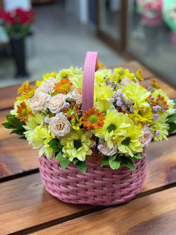 Цветочная композиция из Хризантемы и Розы в корзине в Судиславле
